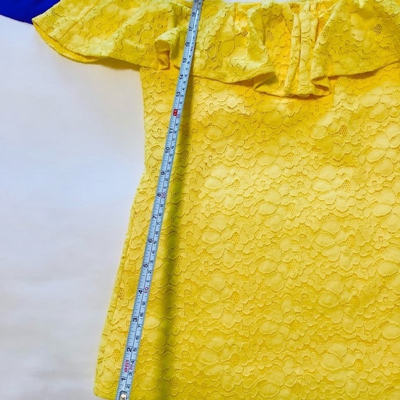 Lemon Yellow Small Lace Off the Shoulder Lined Top - Picture 6 of 8